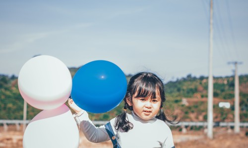 孩子身上有咖啡斑需要治疗吗-孩子身上有好多白斑网 | 孩子身上有咖啡斑是怎么造成的,孩子身上有胎记是什么原因